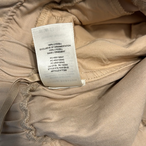 [L] Aritzia The Group Babaton Pants - Picture 6 of 6